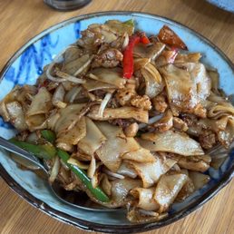 Stir fried noodles (chicken)