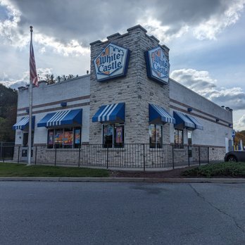 White Castle - Storefront - Burgers Near Me - Whitehall, Pennsylvania