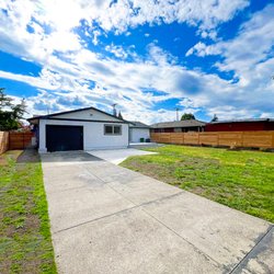 Rmbrnt Homes - Horizontal Fence
