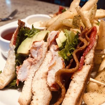 Mariposa - Lobster club - New American Near Me - Honolulu, Hawaii