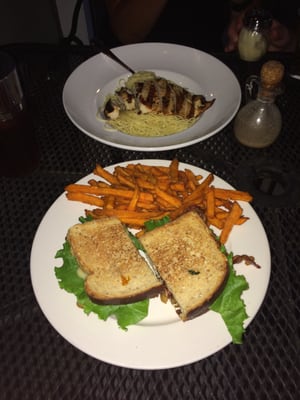 Chatter's Cafe & Bistro by null