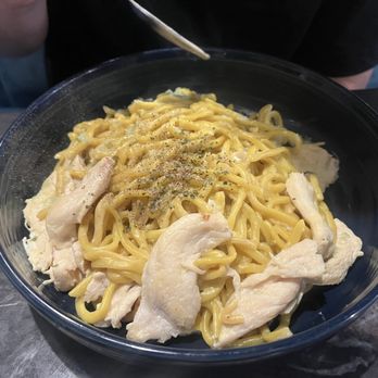 Pho Momma - Momma's Garlic Noodles w/ Chicken - Noodles Near Me - Sacramento, California