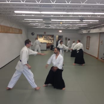 Kiku Matsu Dojo - Students practice "tai-sabaki" or initial body motion in response to a simulated attack. - Martial Arts Near Me - Chicago, Illinois Kiku Matsu Dojo - Students practice "tai-sabaki" or initial body motion in response to a simulated attack. - Martial Arts Near Me - Chicago, Illinois
