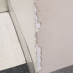 Retro Fitness - Wall corner