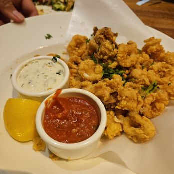 Yard House - Fried Calamari - New American Near Me - Sacramento, California