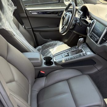 Porsche Exchange - Macan S Agate interior - Car Dealers Near Me - Highland Park, Illinois Porsche Exchange - Macan S Agate interior - Car Dealers Near Me - Highland Park, Illinois