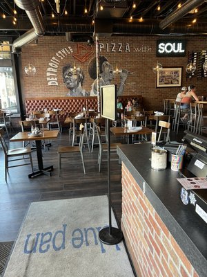 Blue Pan Pizza by null
