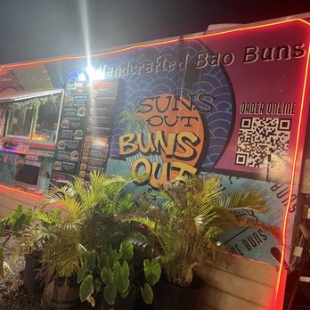 Suns Out Buns Out - Food Trucks Near Me - Kihei, Hawaii