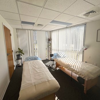 PK Health and Wellness - Acupuncture room - Acupuncture Near Me - Natick, Massachusetts PK Health and Wellness - Acupuncture room - Acupuncture Near Me - Natick, Massachusetts