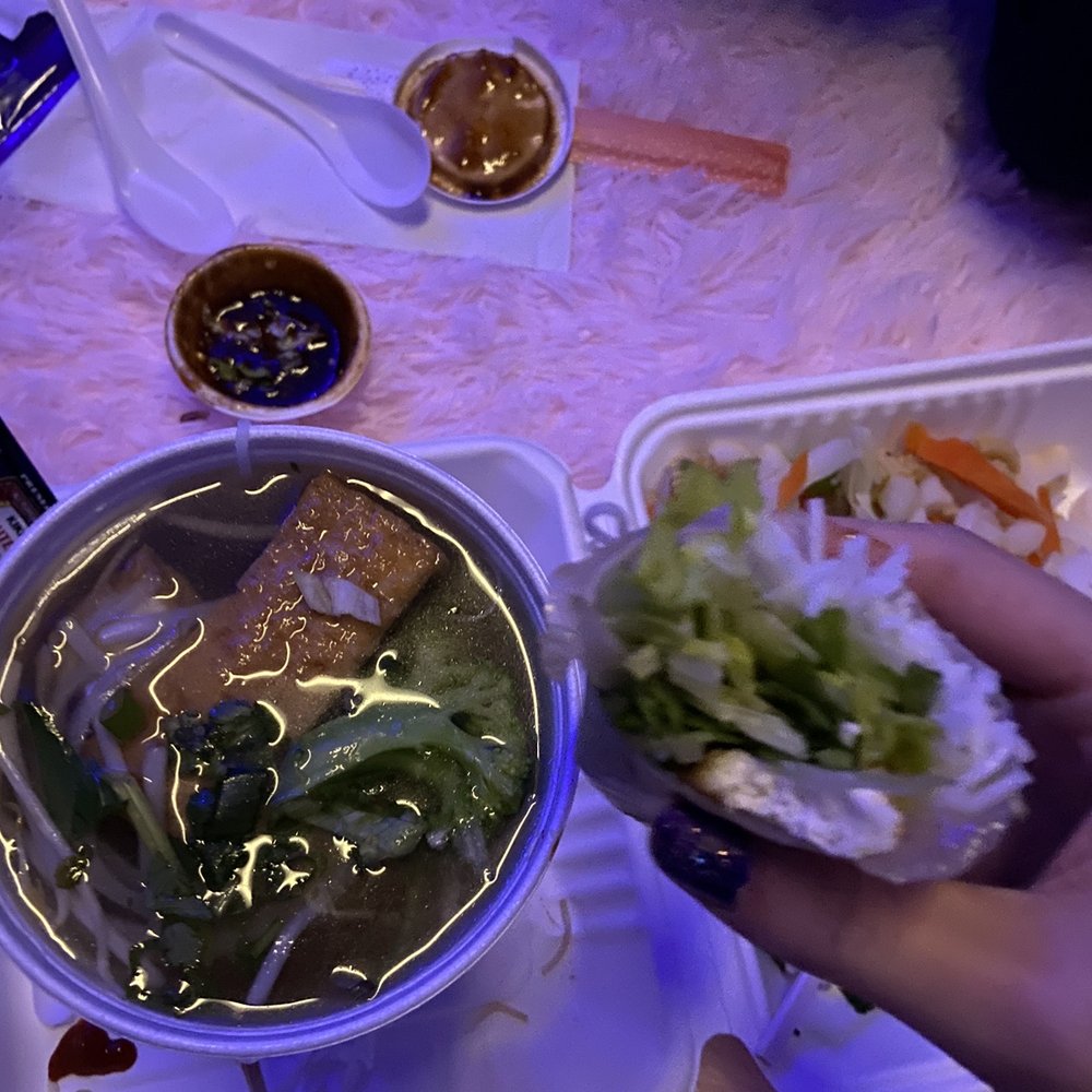 pho vegetarian, spring roll pho vegetarian, spring roll