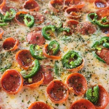 Pizza e Birra - Close up of the pepperoni jalapeno pizza - Pizza Near Me - San Diego, California Pizza e Birra - Close up of the pepperoni jalapeno pizza - Pizza Near Me - San Diego, California