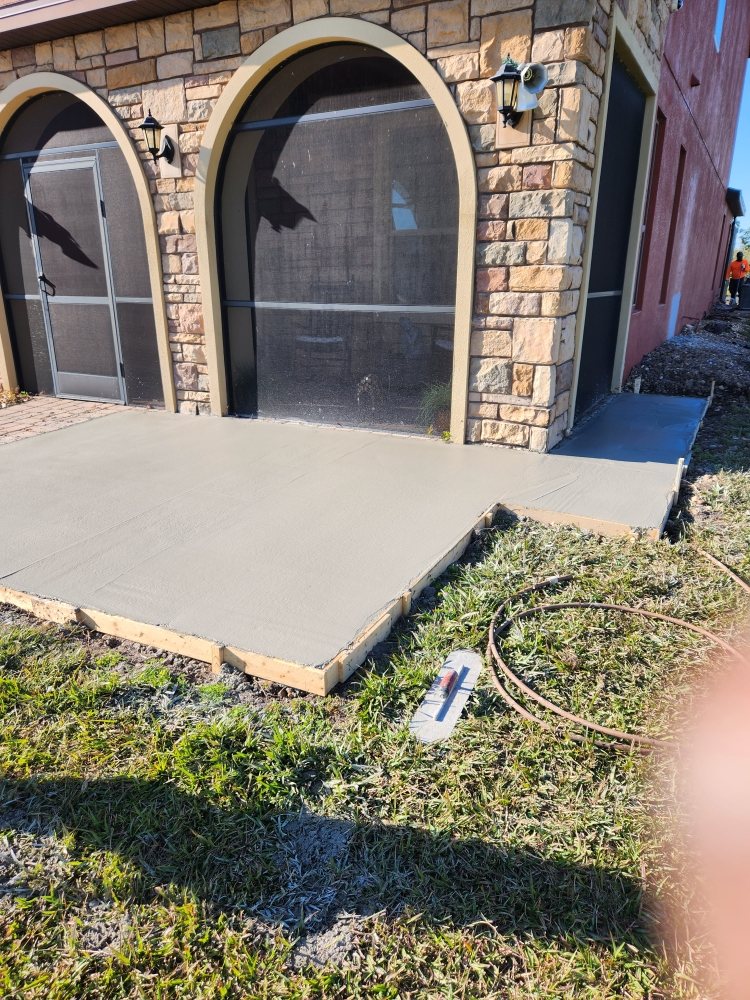 Slide of CM Roofing Florida