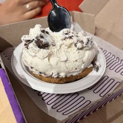 Insomnia Cookies
