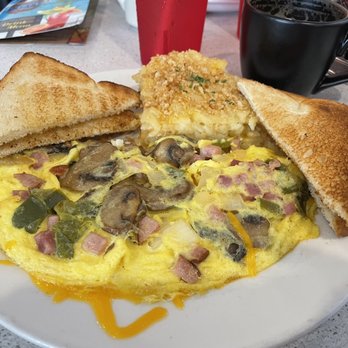 Beachside Diner - Western Omelet w/ mushrooms - Diners Near Me - St. Augustine, Florida
