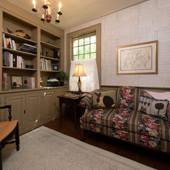 Stonecroft Inn - Library in the 1807 House - Hotels Near Me - Ledyard, Connecticut