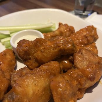 Yard House - Crispy Traditional Wings - Buffalo - New American Near Me - Washington, DC, District of Columbia