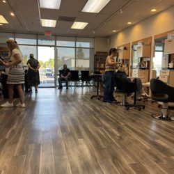 Salon Seating area