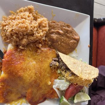 Taquería Jalisco - Enchiladas and beef taco - Mexican Near Me - Carlsbad, New Mexico