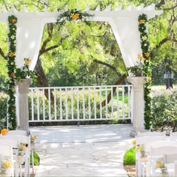 Pergola focal point to meet your groom