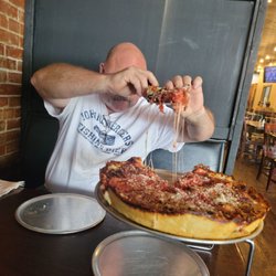 Pizza ED - The Cubbie, awesome cheese..