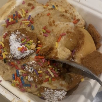 Cinnaholic - Biscoff Cookie Butter Roll* - Desserts Near Me - Seattle, Washington