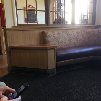 Coco's Bakery Restaurant - Foyer and waiting area - American Near Me - Rancho Cucamonga, California