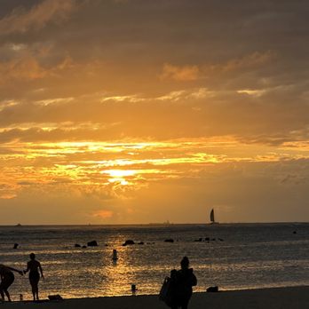 Ala Moana Beach - Beaches Near Me - Honolulu, Hawaii Ala Moana Beach - Beaches Near Me - Honolulu, Hawaii