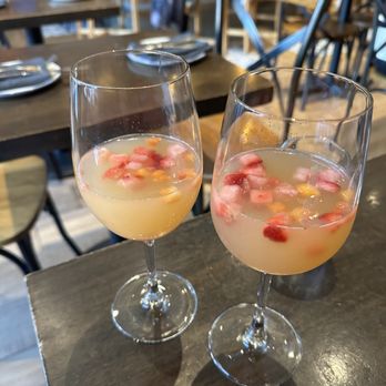 La Marcha Tapas Bar - White Sangria - Spanish Near Me - Berkeley, California