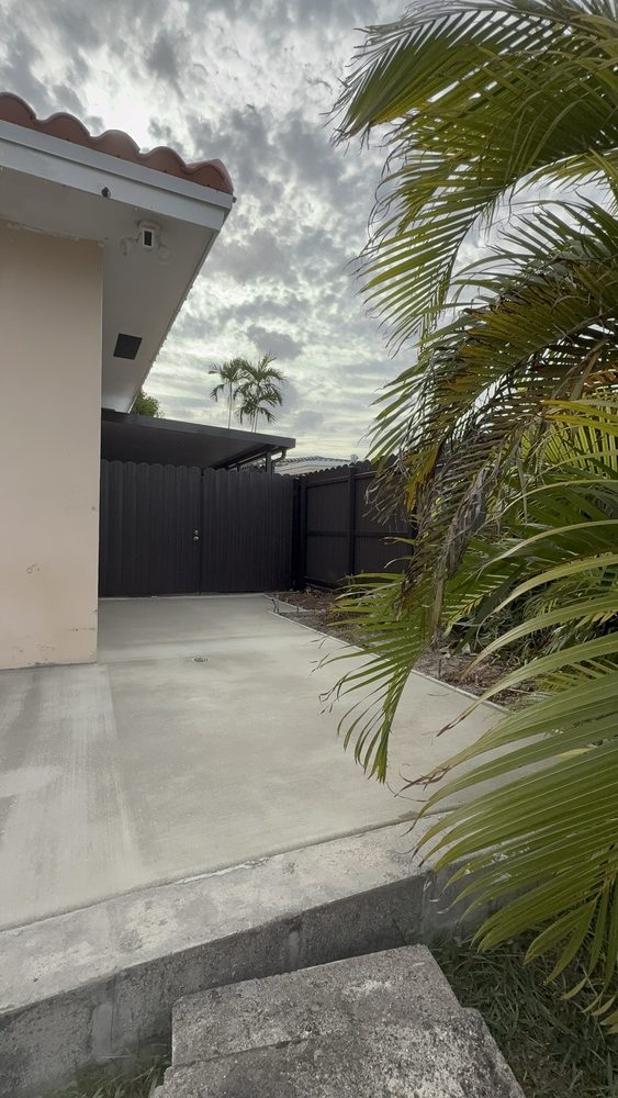 Slide of Universal Group