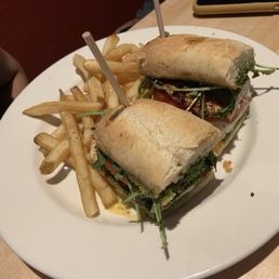 CHICKEN CAPRESE SANDWICH