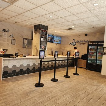 Umi Sushi - Sushi Bars Near Me - Chicago, Illinois