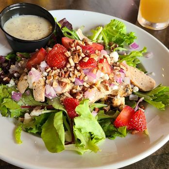Brew Link Brewing - Strawberry Fields Salad is delicious - Brewpubs Near Me - Indianapolis, Indiana Brew Link Brewing - Strawberry Fields Salad is delicious - Brewpubs Near Me - Indianapolis, Indiana