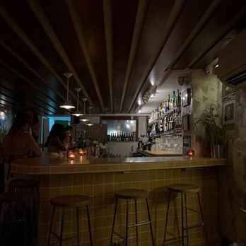 Good Days - Interior bar seating - Burgers Near Me - New York, New York Good Days - Interior bar seating - Burgers Near Me - New York, New York