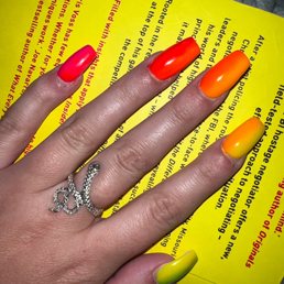 Powder nails