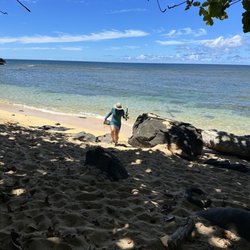 Sea Lodge Beach - Lots of shade and really coarse lovely sand.