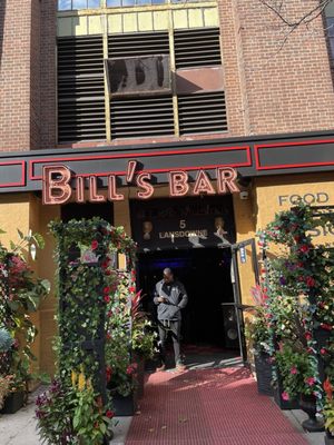 Bill's Bar & Lounge by null