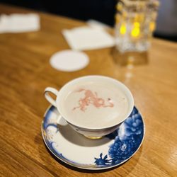 Lewers Lounge - Paper Doll