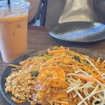 Siam Station - Pad Thai with Prawns - Thai Near Me - Milpitas, California Siam Station - Pad Thai with Prawns - Thai Near Me - Milpitas, California