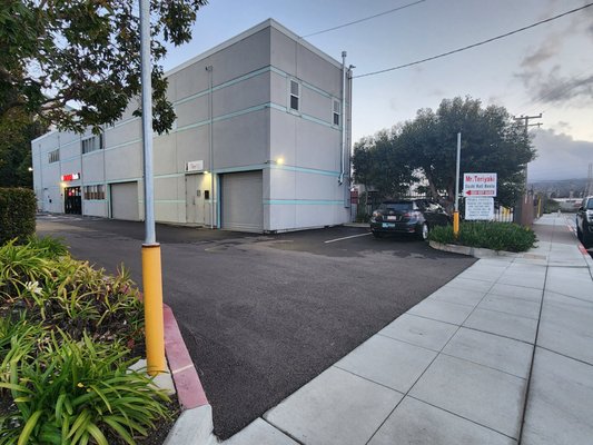 Mr Teriyaki Sushi by null