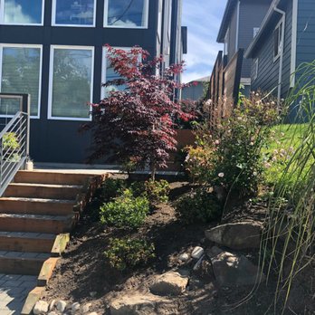 Hop Landscaping Services - the steps leading up to the house - Gardeners Near Me Hop Landscaping Services - the steps leading up to the house - Gardeners Near Me
