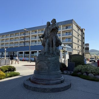 Seaside Promenade - Statue - Parks Near Me - Seaside, Oregon Seaside Promenade - Statue - Parks Near Me - Seaside, Oregon