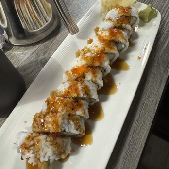 Sushi Momoyama - Dragon Roll - Sushi Bars Near Me - Concord, California Sushi Momoyama - Dragon Roll - Sushi Bars Near Me - Concord, California