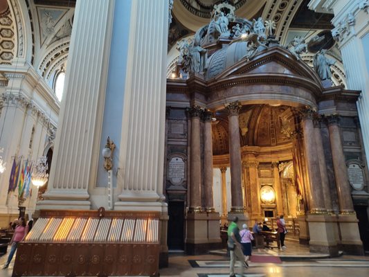 Cathedral-Basilica of Our Lady of the Pillar by null