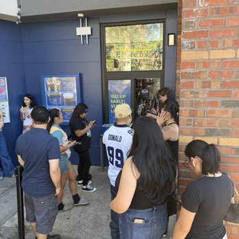 Dutch Bros Coffee - Upset customers - Coffee & Tea Near Me - Los Angeles, California
