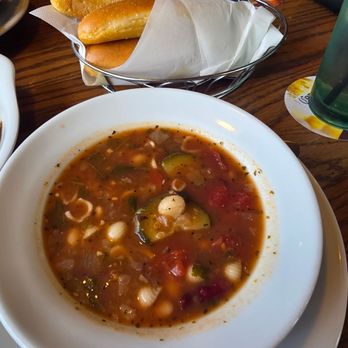 Olive Garden Italian Restaurant - minestrone soup - Italian Near Me - Yuma, Arizona Olive Garden Italian Restaurant - minestrone soup - Italian Near Me - Yuma, Arizona