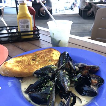 Hurricane Hole - Mussels with garlic bread and mojito - Seafood Near Me - Key West, Florida Hurricane Hole - Mussels with garlic bread and mojito - Seafood Near Me - Key West, Florida