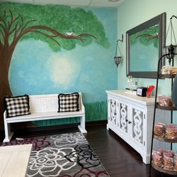 Mad Batter Bakery and Confections - Lobby