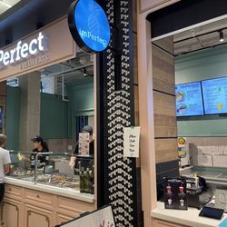 imPerfect Fresh Eats - Front counter