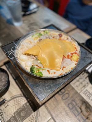 Tawian Hotpot by null