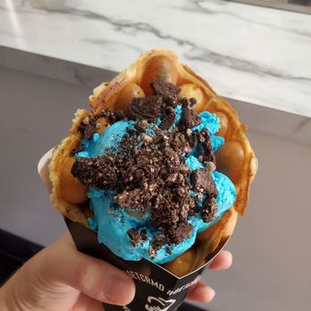 CRMD - Blue cookie dough on a puffle - Ice Cream & Frozen Yogurt Near Me - Columbus, Ohio